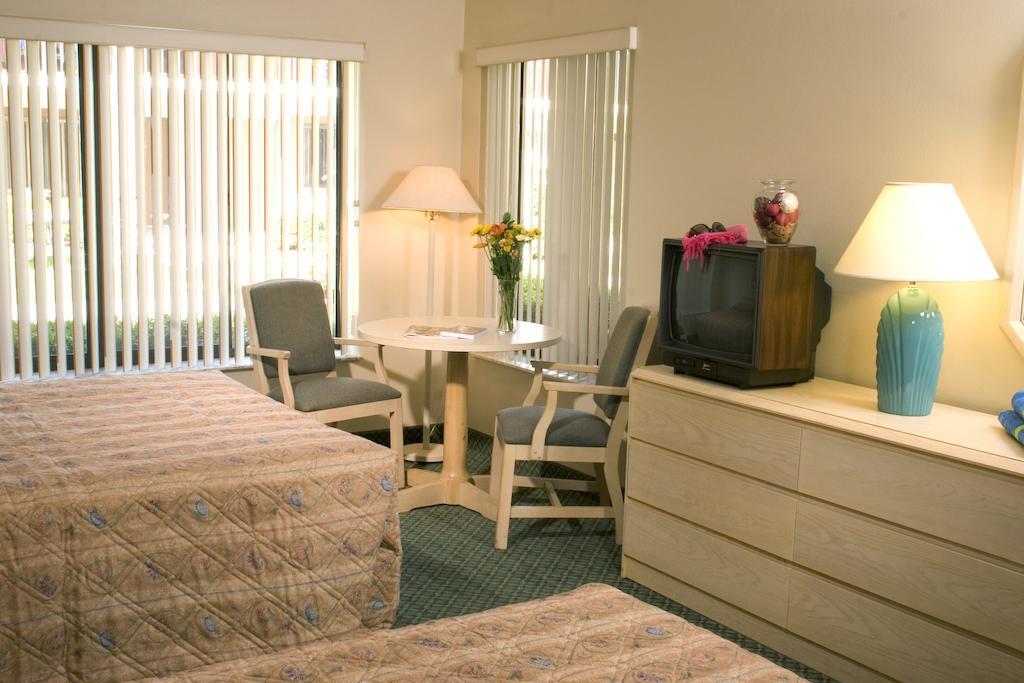 Cypress Cove Nudist Resort Poinciana Bagian luar foto
